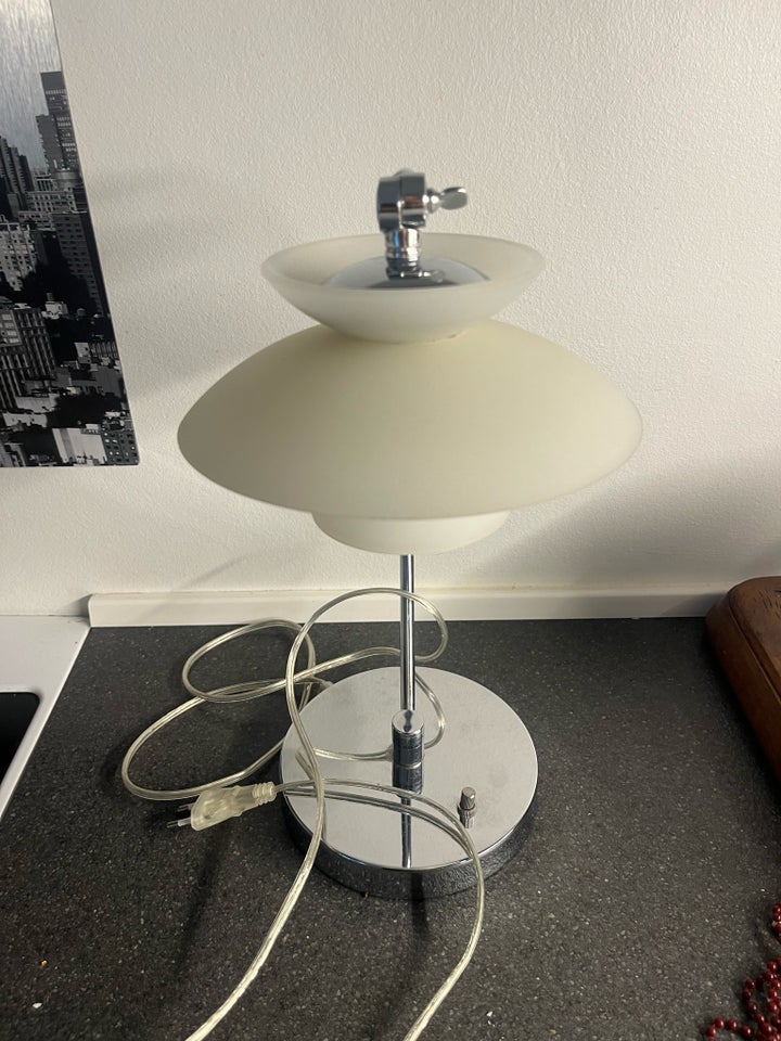 Anden bordlampe, Halo