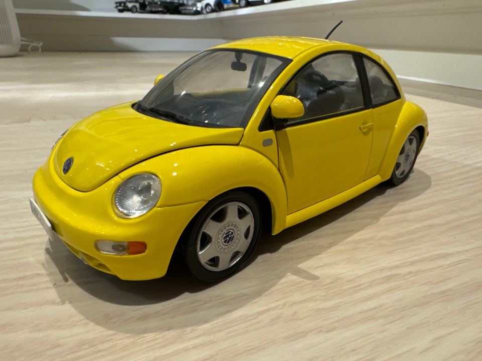 Modelbil, VW New Beetle 1999 1/18,