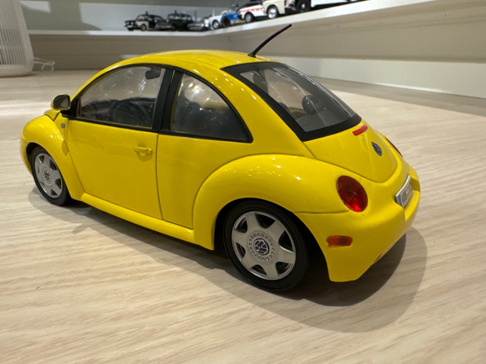 Modelbil, VW New Beetle 1999 1/18,