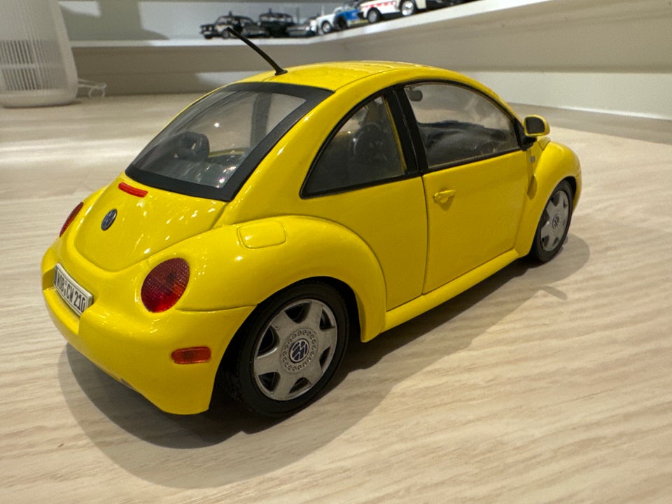 Modelbil, VW New Beetle 1999 1/18,