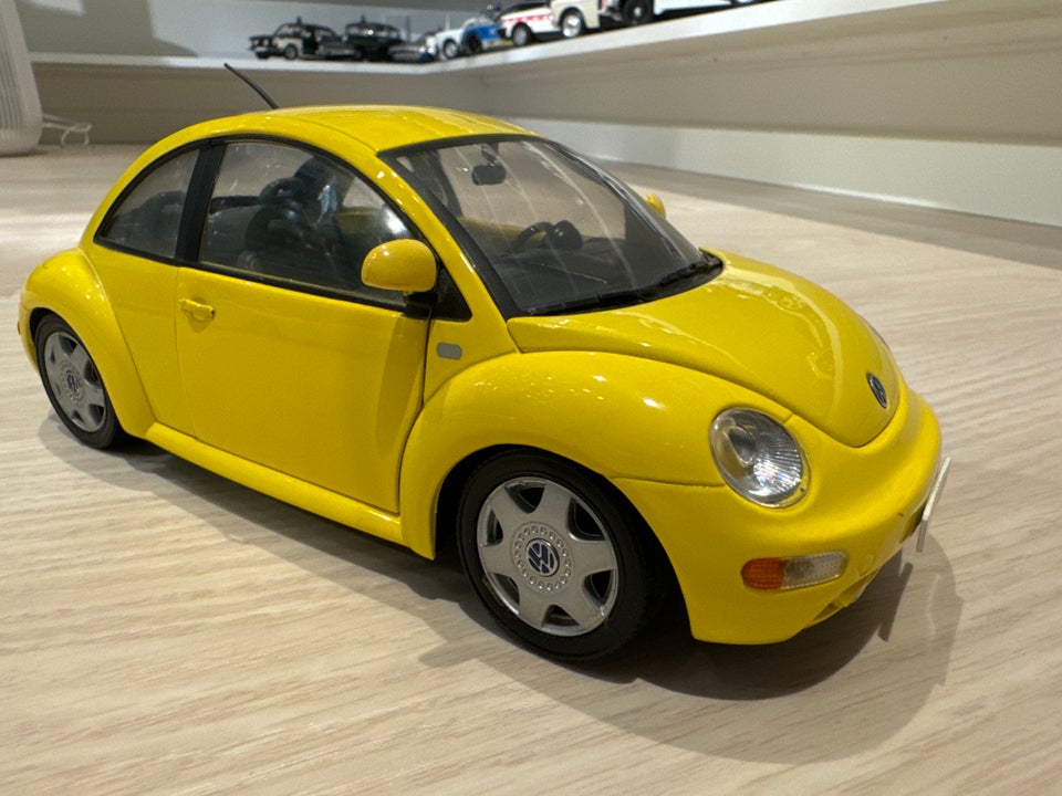 Modelbil, VW New Beetle 1999 1/18,