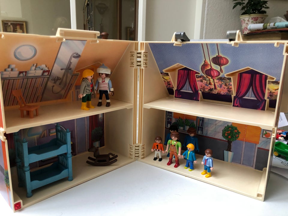 Playmobil, Dukkehus med dukker