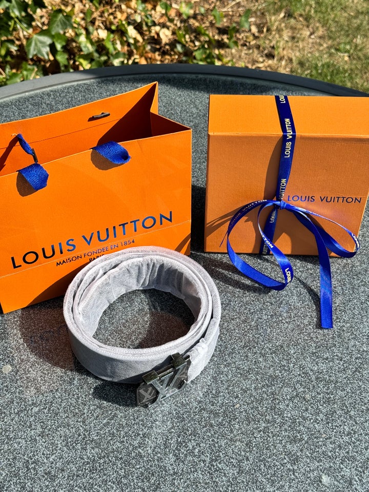 Bælte, Louis Vuitton, str. 105