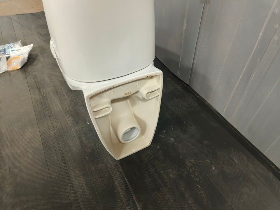 Toilet Ifø væghængt