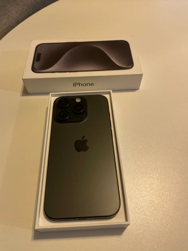 iPhone 15 Pro, 128 GB, sort