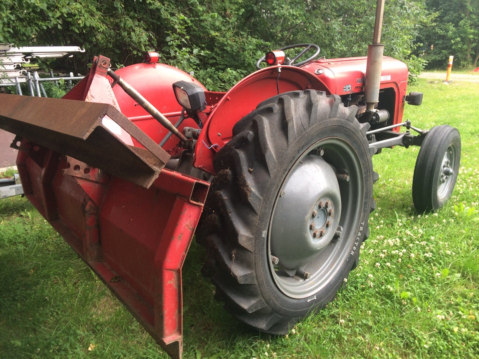 Massey Ferguson 35 traktor