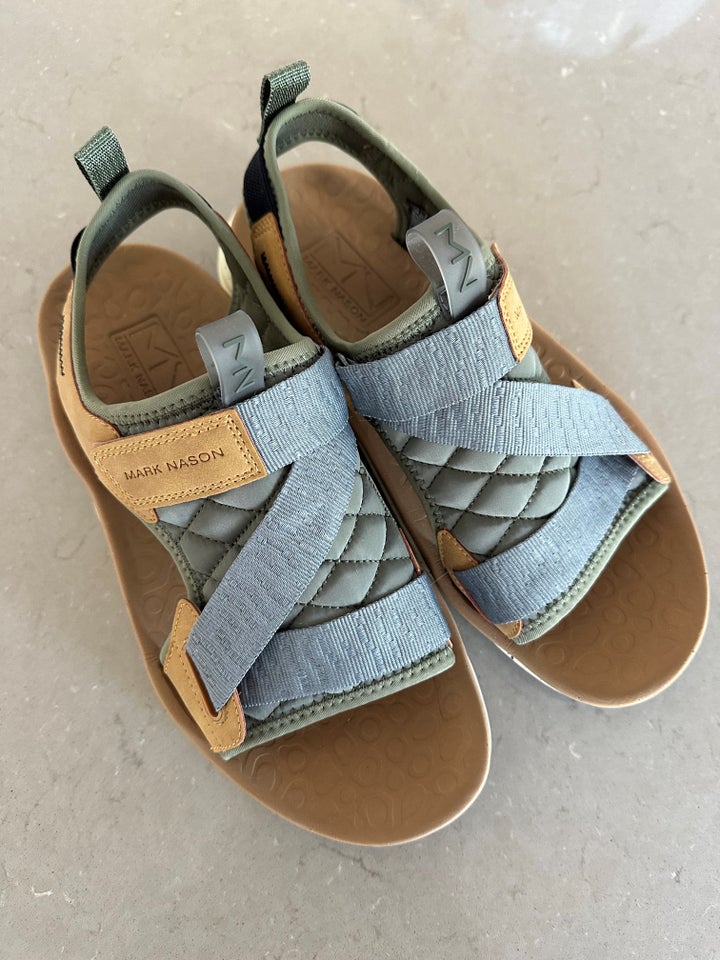 Sandaler, str. 40, Mark Nason -