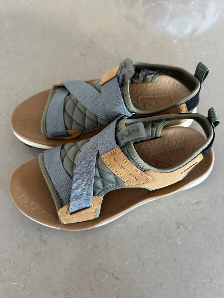 Sandaler, str. 40, Mark Nason -