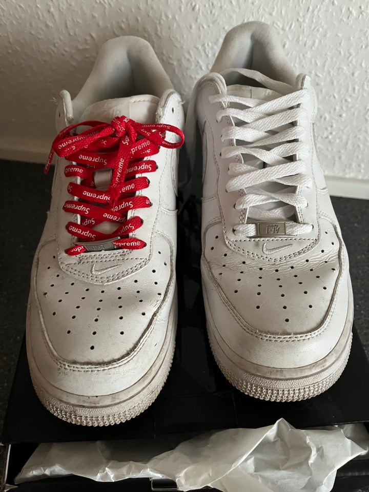 Sneakers Nike Air Force x Supreme