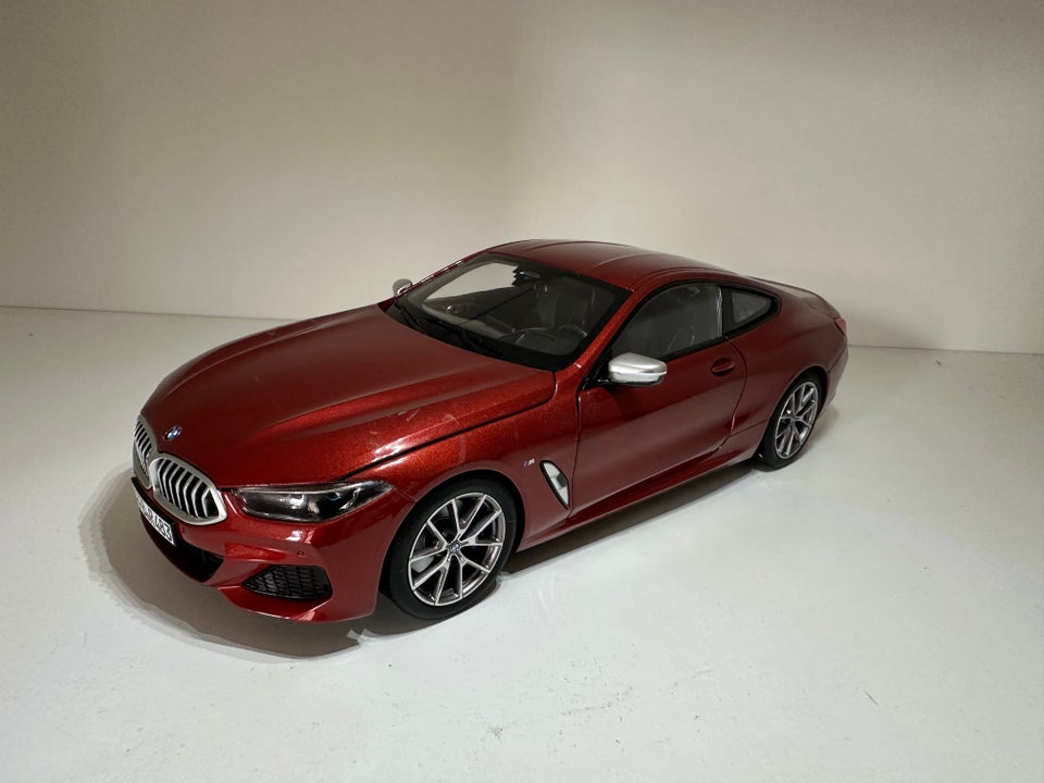 Modelbil, Norev BMW M850i, skala