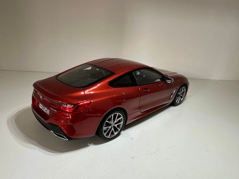 Modelbil, Norev BMW M850i, skala