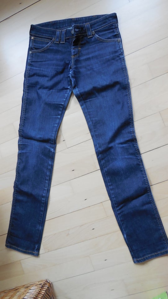 Jeans, Wrangler, str. 27