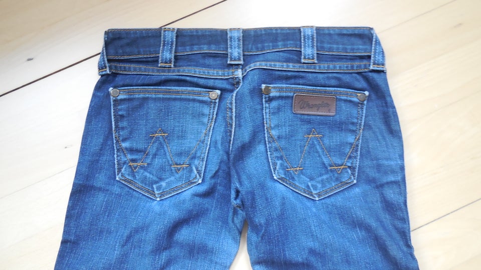 Jeans, Wrangler, str. 27