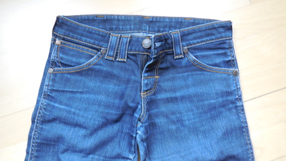 Jeans, Wrangler, str. 27