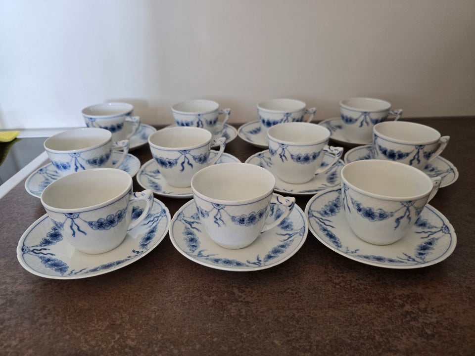 Porcelæn 11 Kaffekopper med