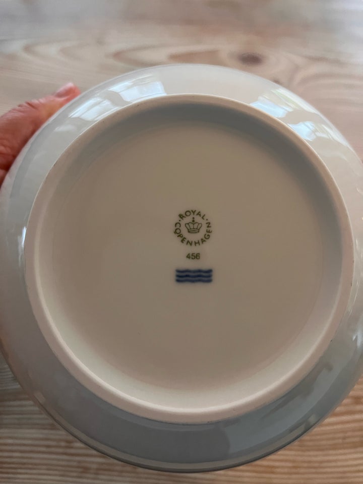 Porcelæn, Hvid riflet skål 18 cm ,