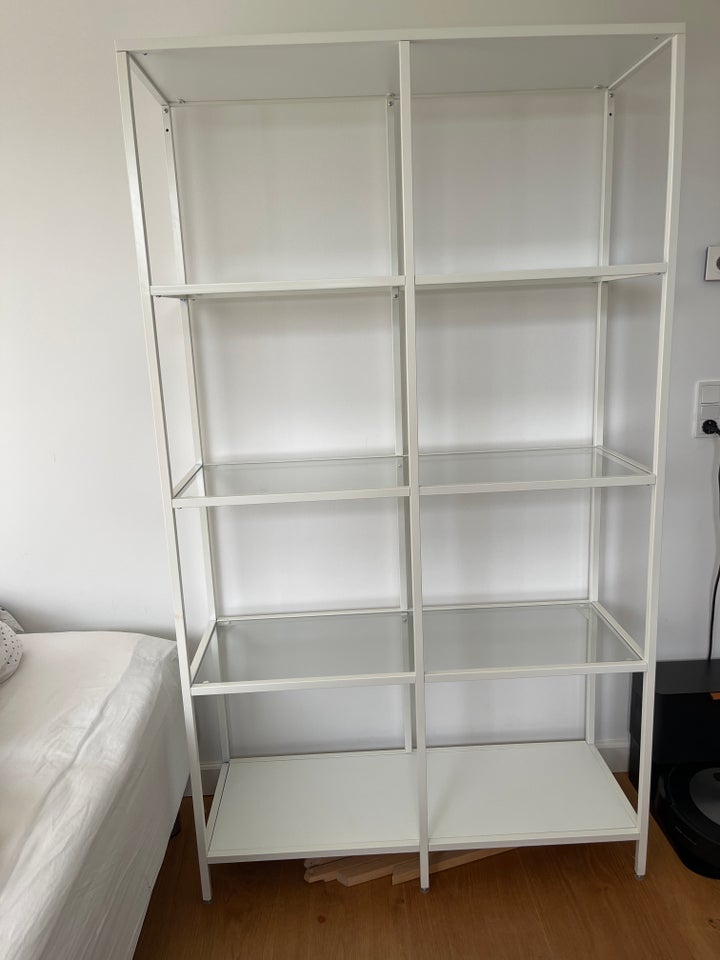 Anden reol, Ikea, b: 100 d: 32 h: 175