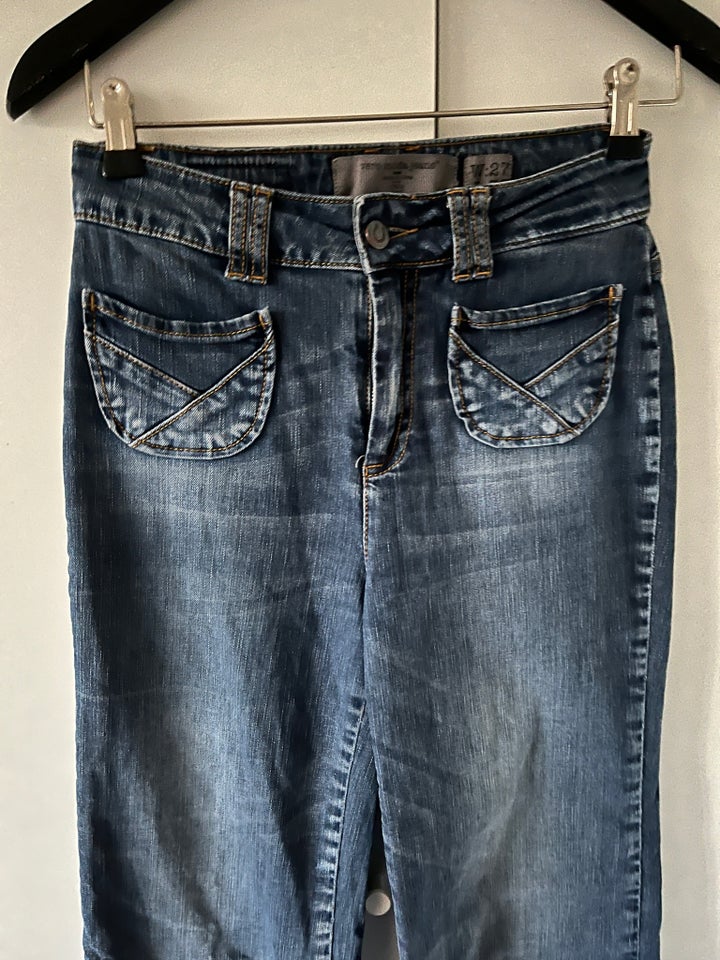 Jeans Vero Moda str 27