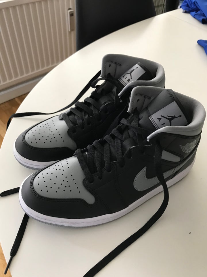 Sneakers, Jordan 1 mid, str. 41