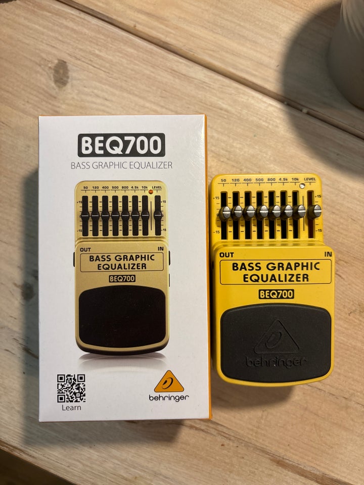 Equalizer, Behringer BEQ700