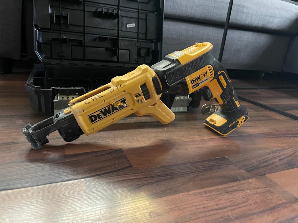 Gipsskruemaskine, DeWalt