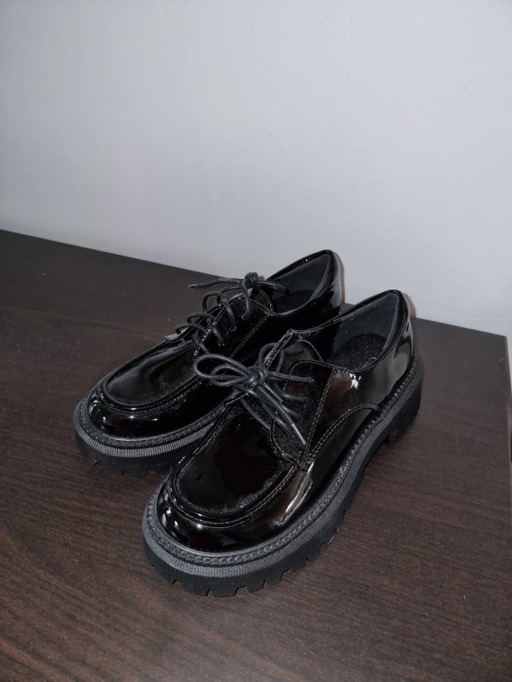 Loafers str 38 Sort