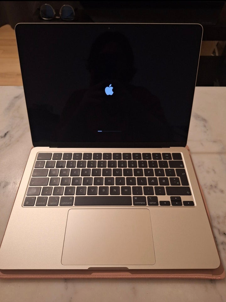 MacBook Air, M2 GHz, 8 GB ram