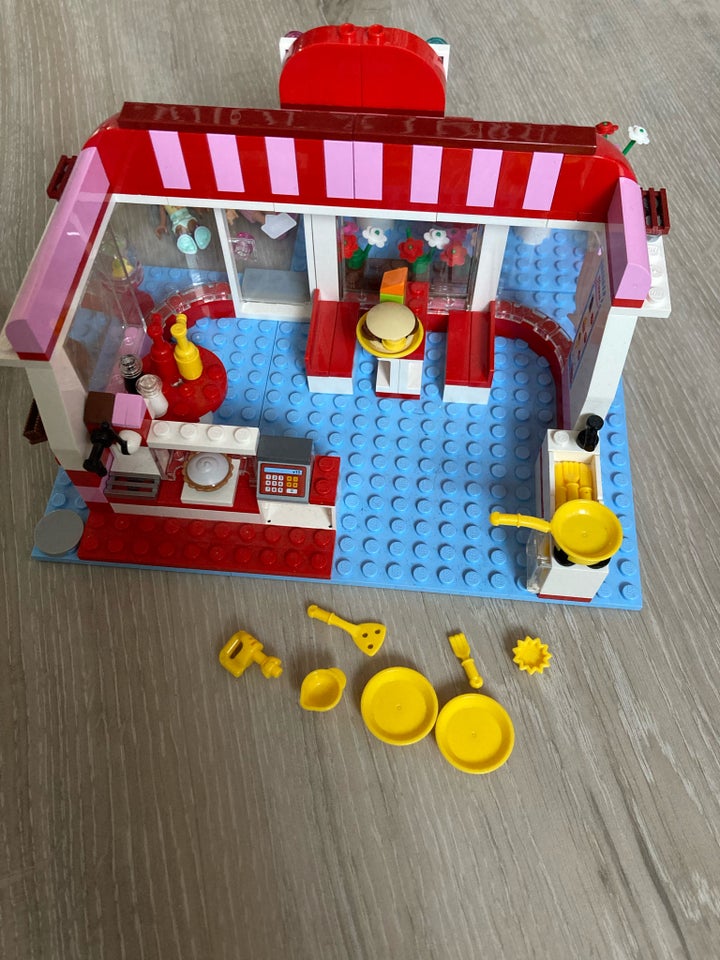 Lego Friends, 3061 café