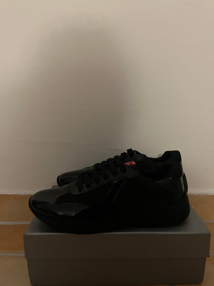 Sneakers, Prada, str. 45