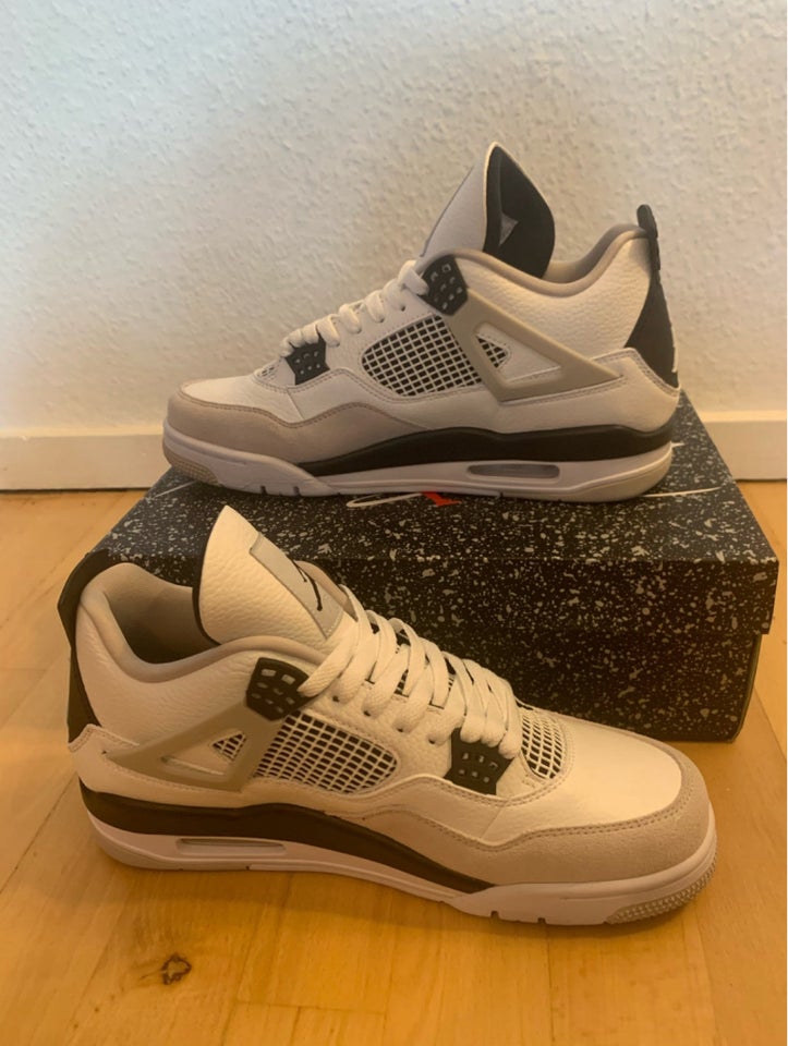 Sneakers, Air Jorden 4, str. 45