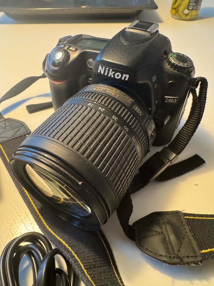 Nikon D80, God