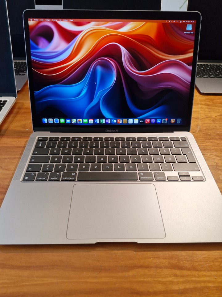 MacBook Air 13" M1 8 GB ram