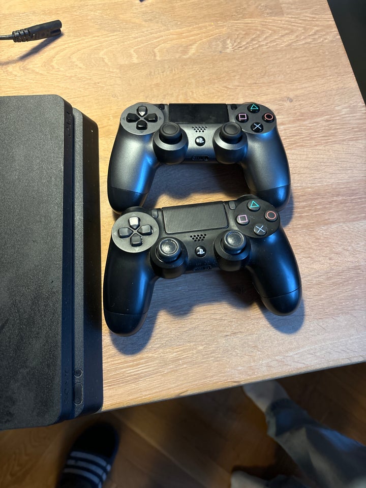 Playstation 4, God