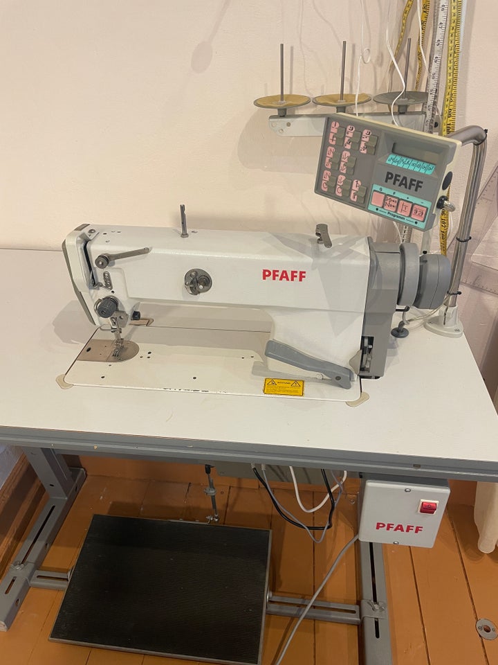 Industrisymaskine, Pfaff 951