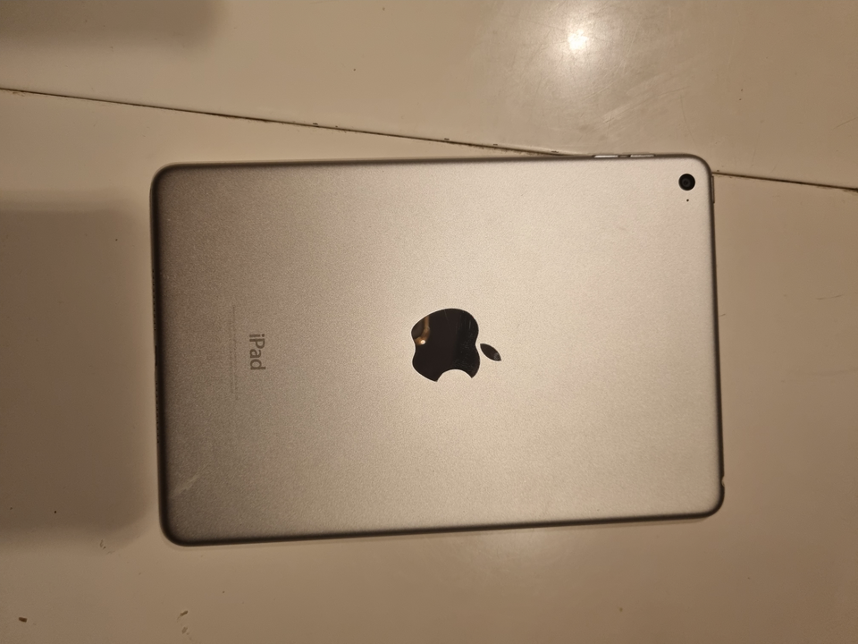 iPad mini 4, 128 GB, hvid