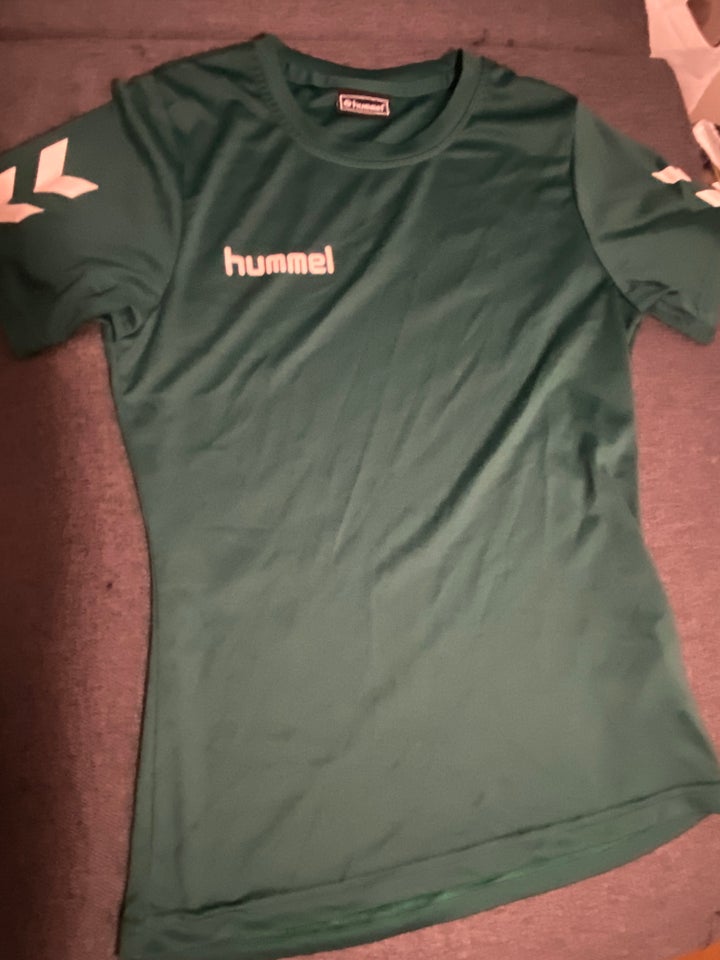 T-shirt Tshirt  Hummel