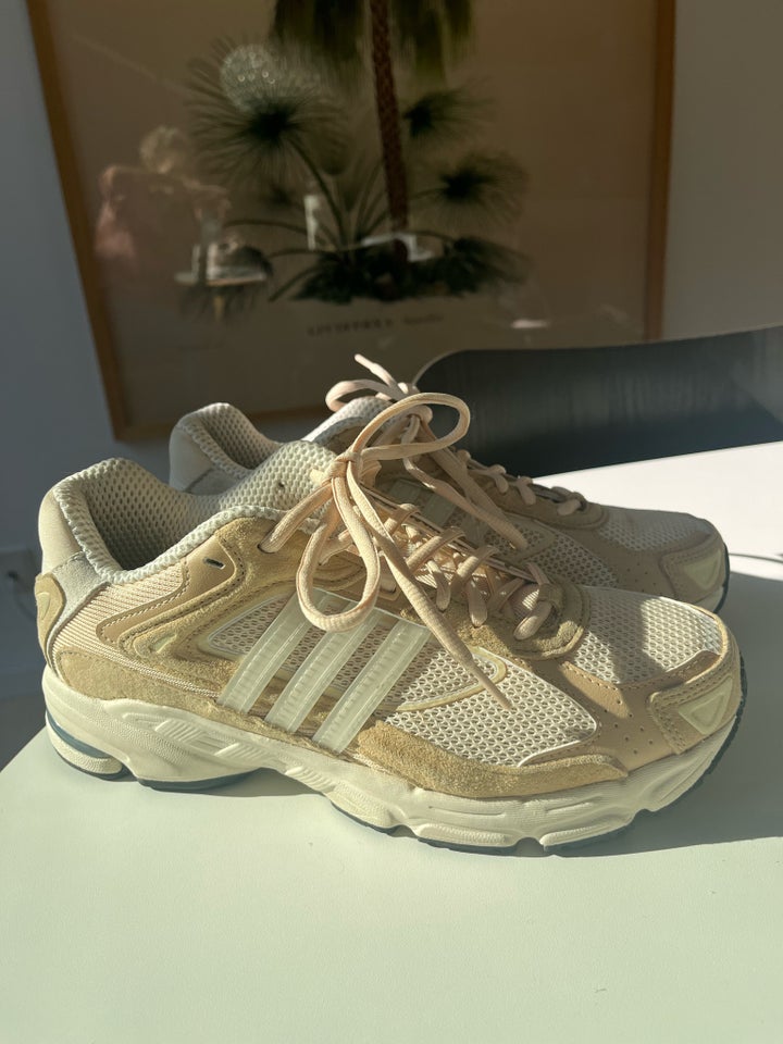 Sneakers str 40 Adidas Response