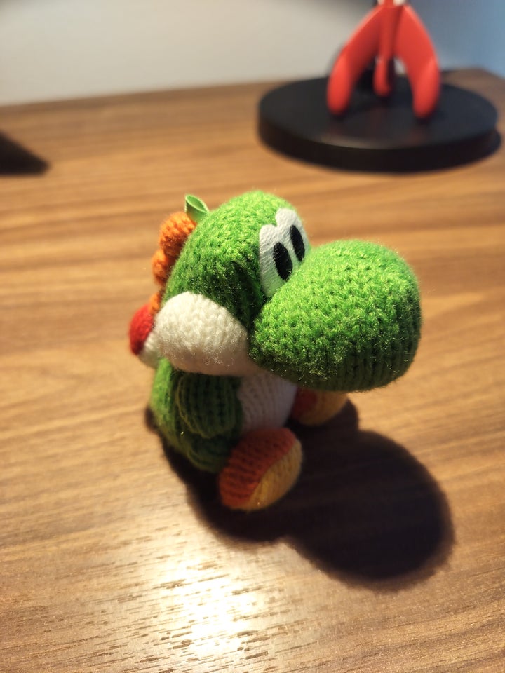 Yoshi wool amiibo, Switch amiibo