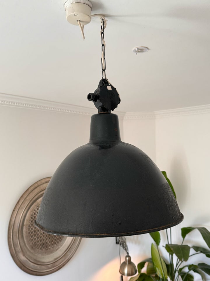 Anden loftslampe, Antik