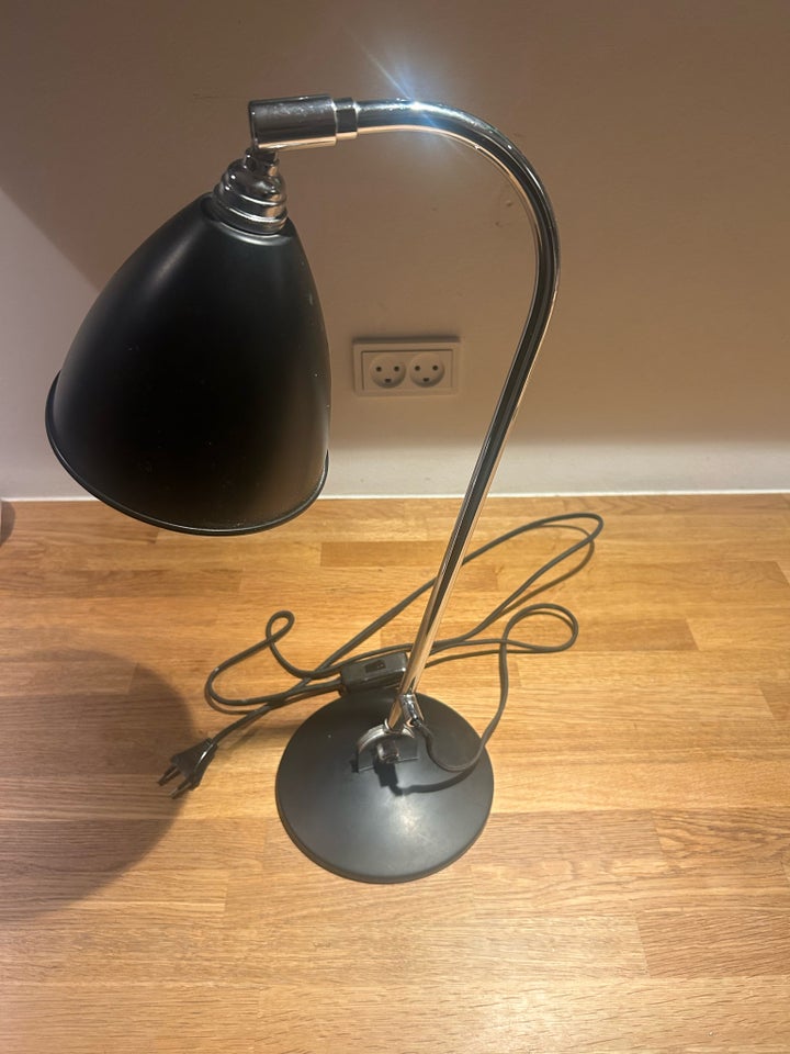 Arkitektlampe, GUBI Bestlite BL2