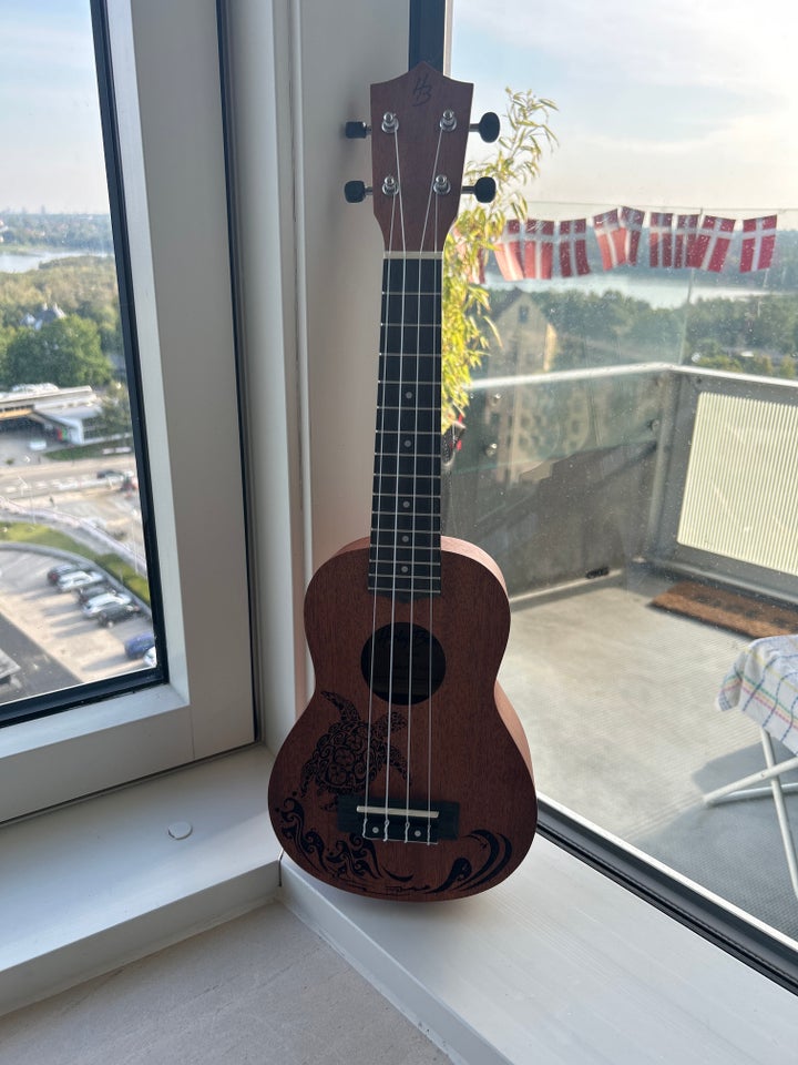 Ukulele Harley Benton Kahuna