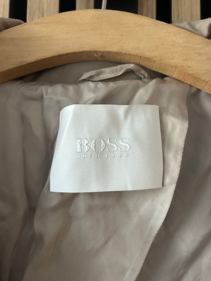 Trenchcoat, str. 42, Hugo Boss