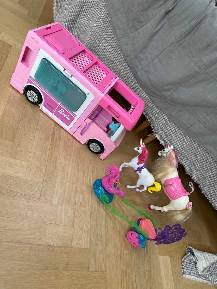 Barbie, Camper og heste