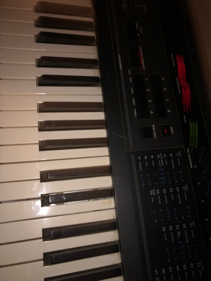 Synthesizer, Korg DW 8000