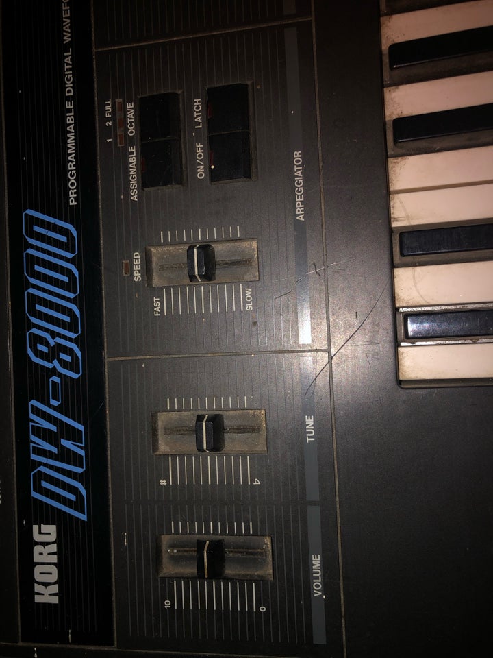 Synthesizer, Korg DW 8000