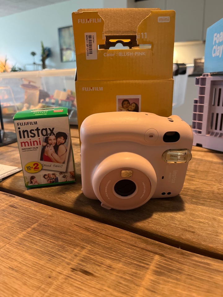 Instax mini, Mini 11. - Fuji,