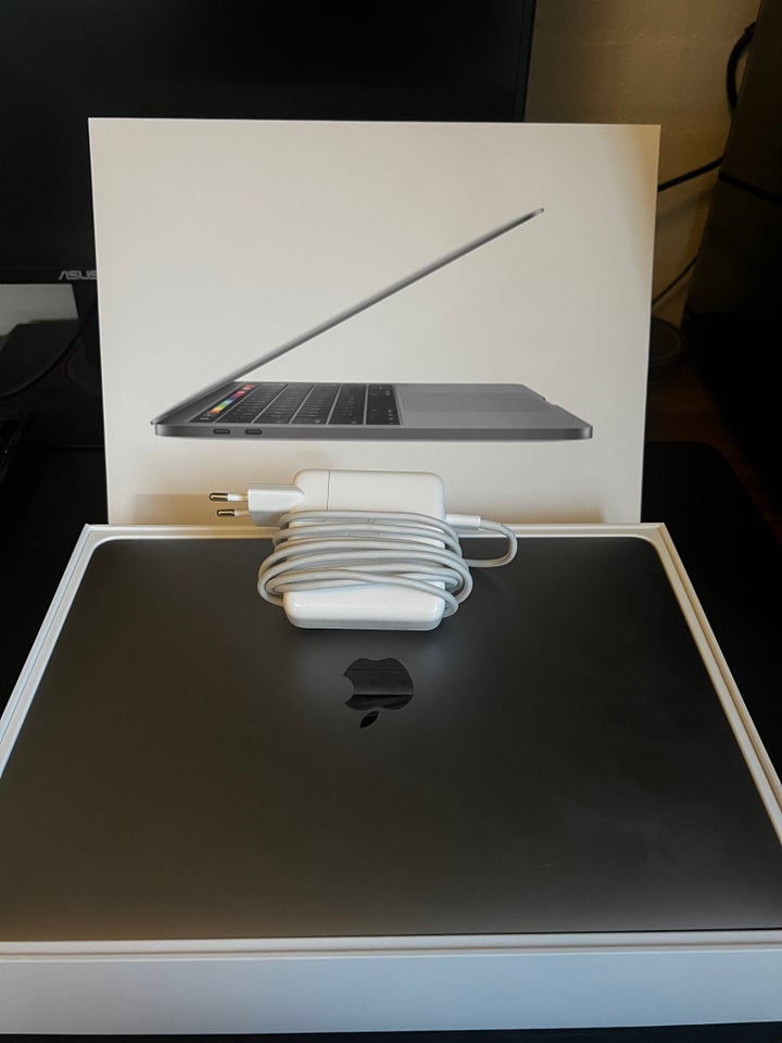 MacBook Pro 2019 14 GHz