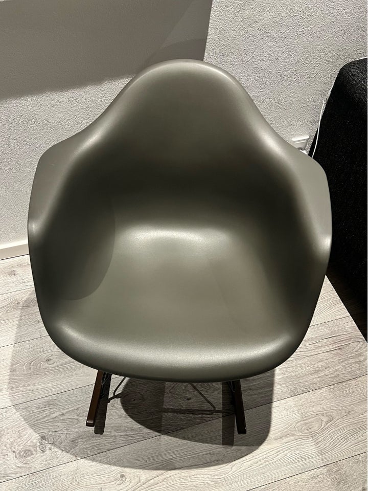 Gyngestol andet Eames