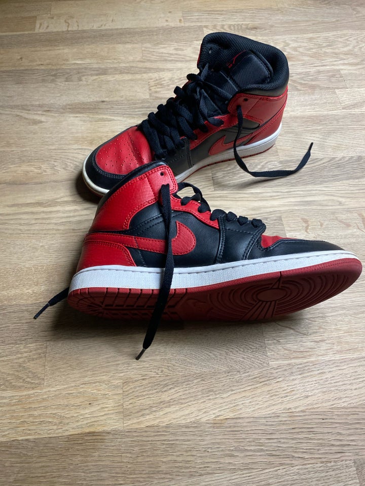 Sneakers, str. 40, Nike Air Jordan 1