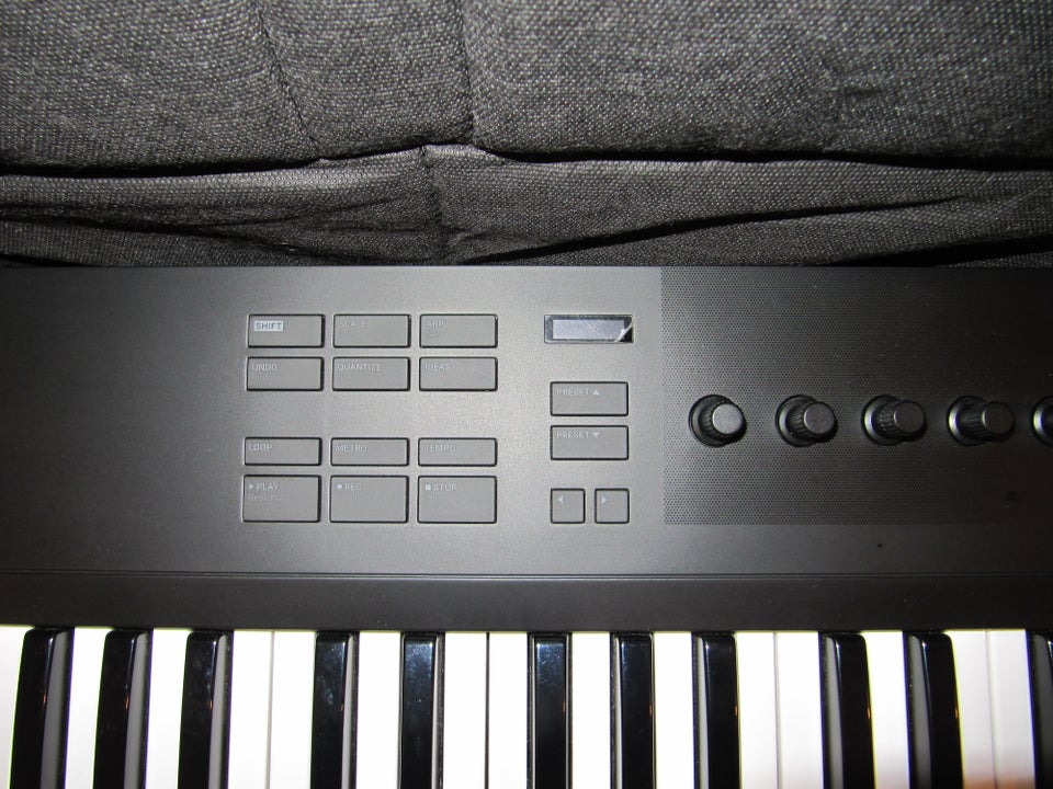 Midi keyboard, Native Instruments